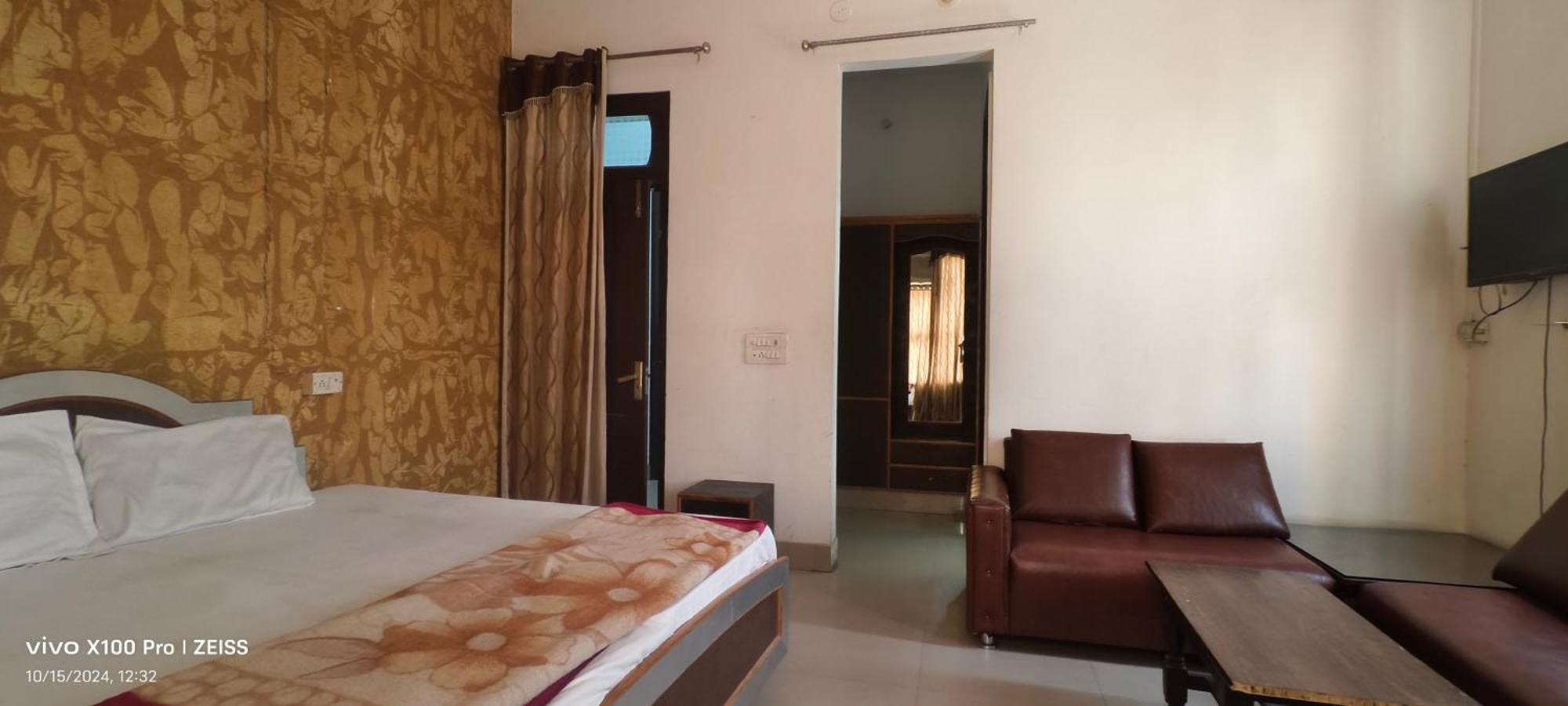 Surya Hotel Sirsa Exterior photo